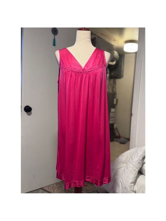 Vanity Fair Other - Vintage Vanity Fair gown red sleeveless size med USA